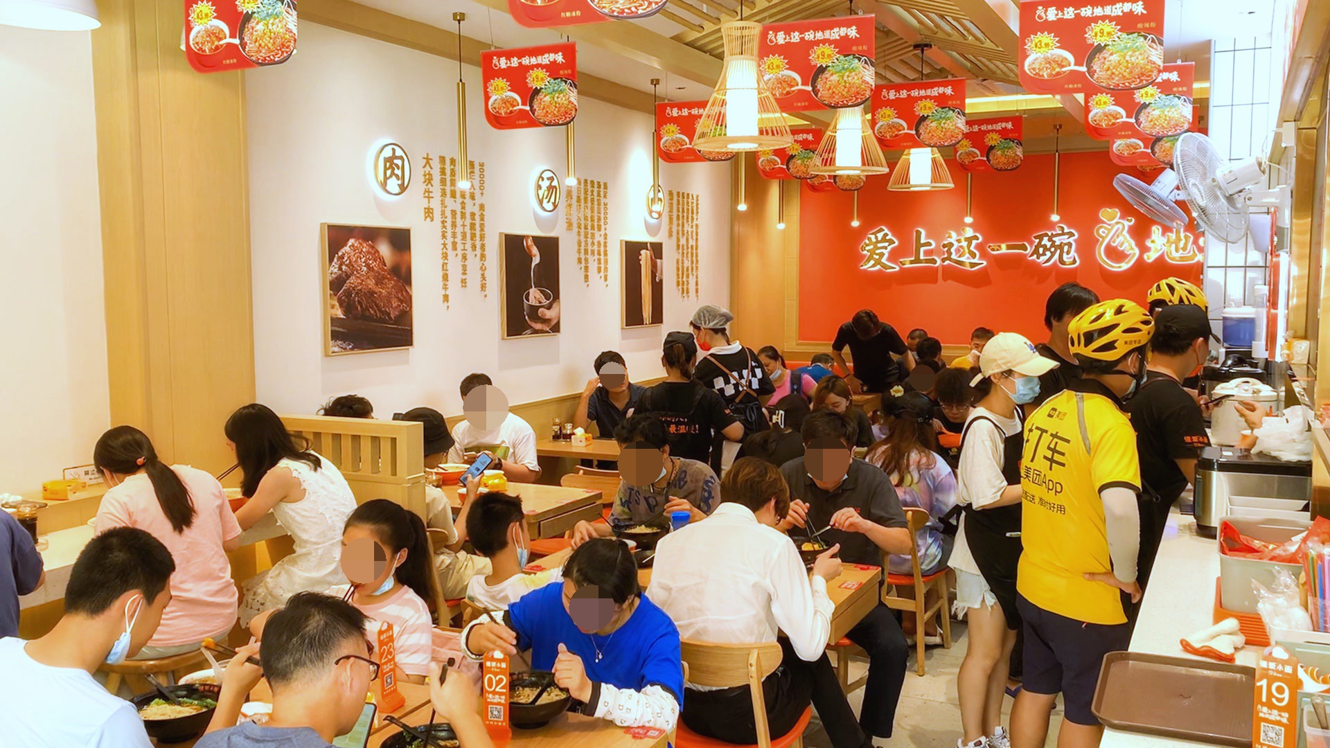 市面上的餐饮品牌设计企业有哪些服务内容？_深圳餐赢计策划_16年餐饮策划_品牌VI设计_餐饮空间设计_餐智库_火锅烧烤